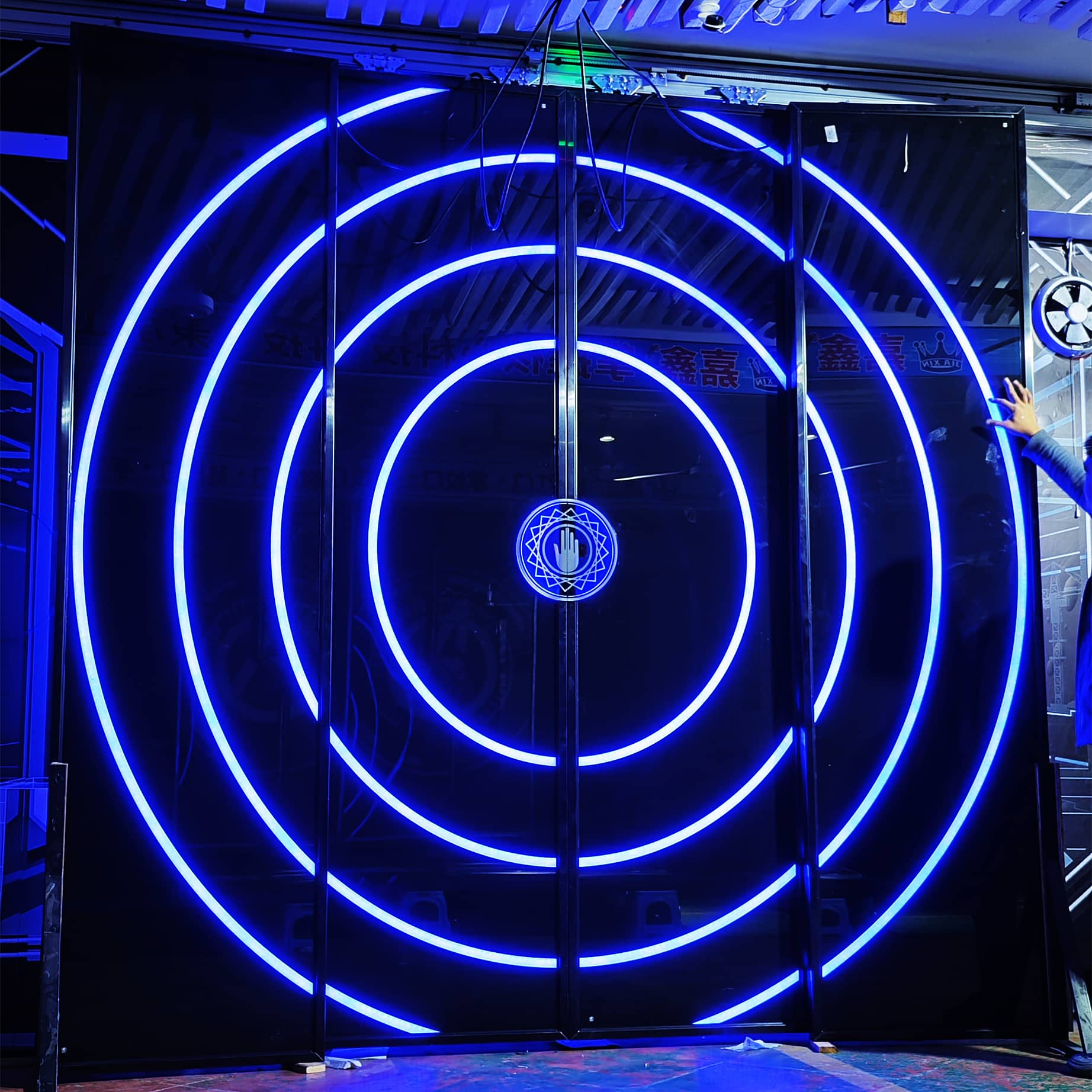 嘉鑫酒吧自动感应门