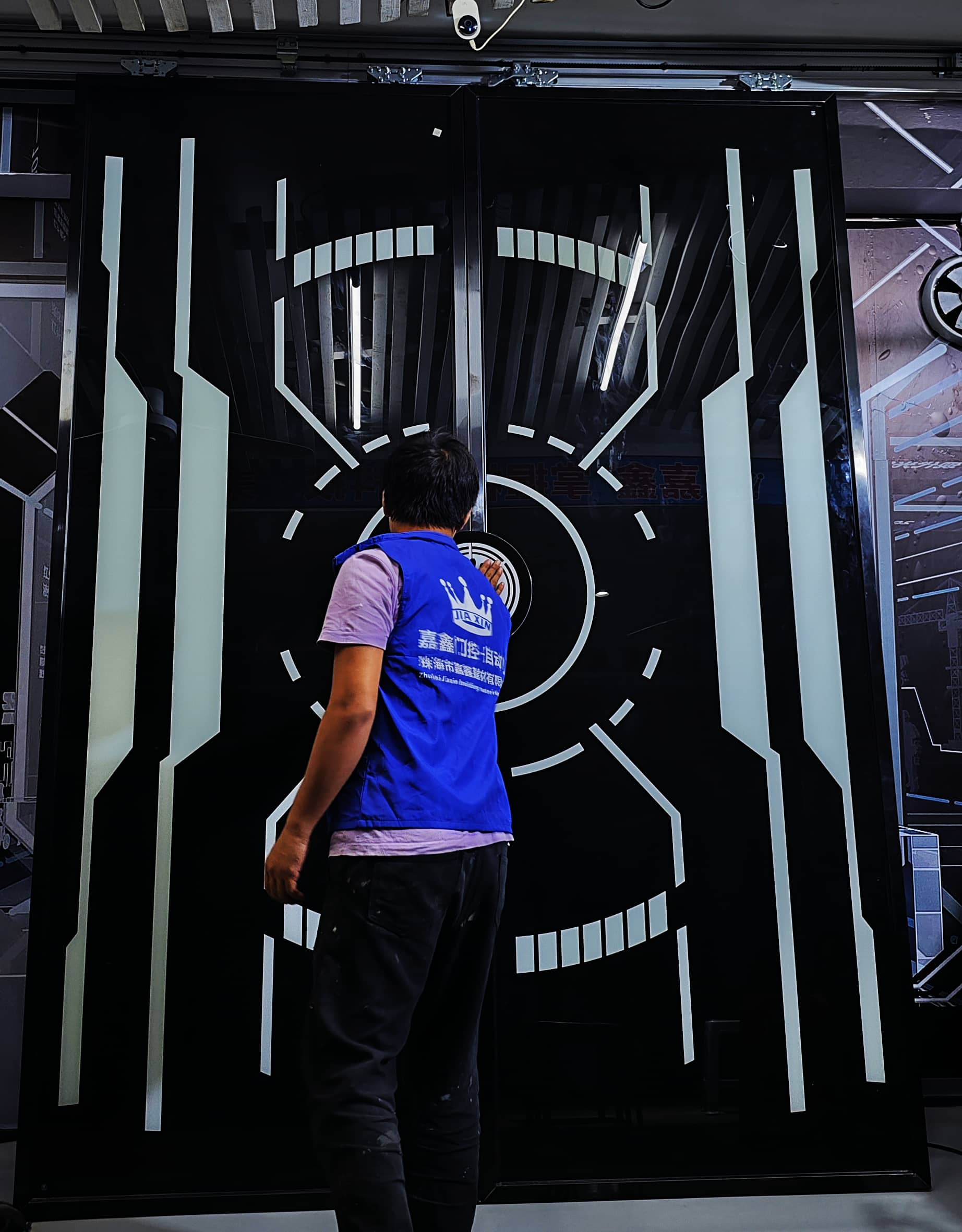 酒吧感应门 充满科技感的门