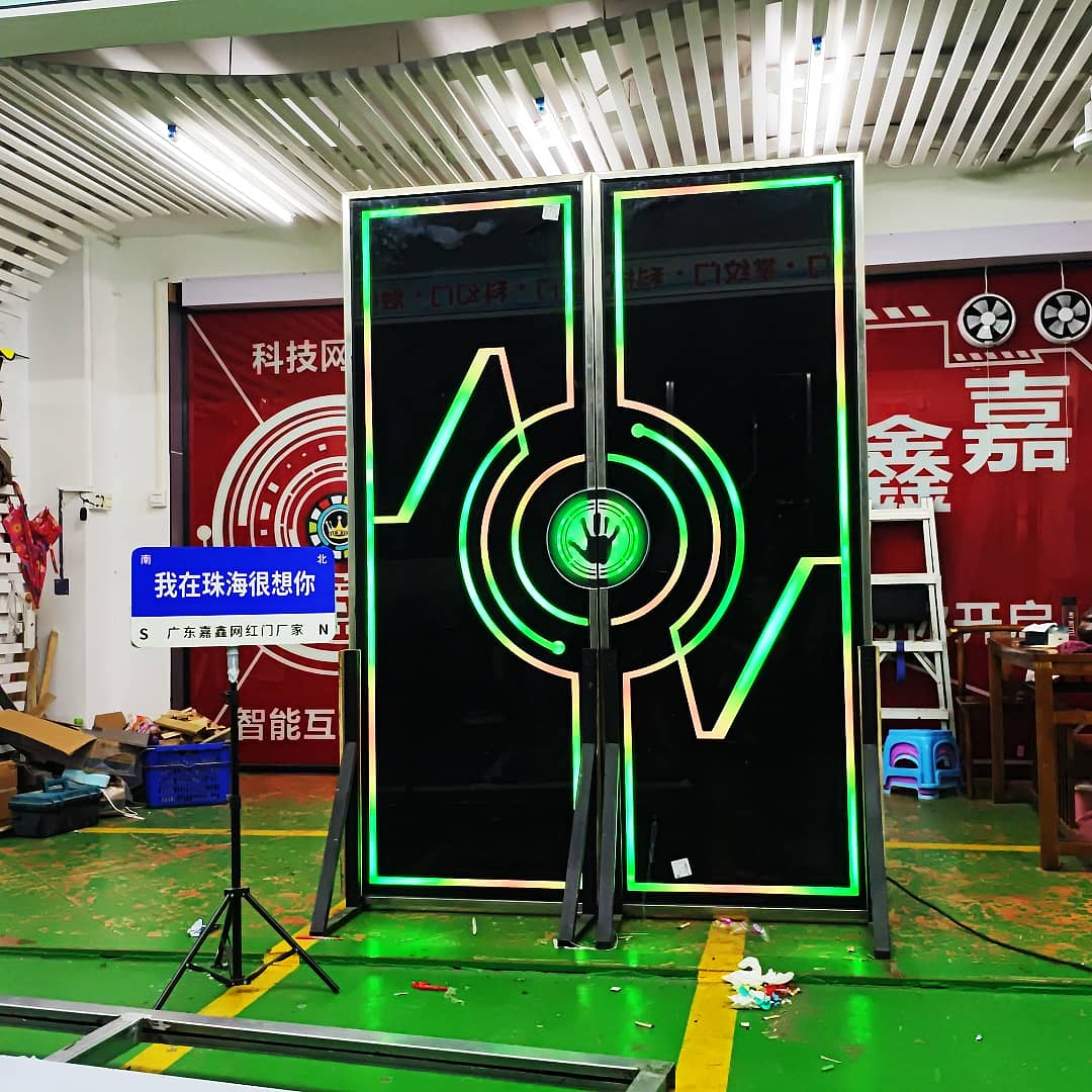 夜店科技风格手掌感应门