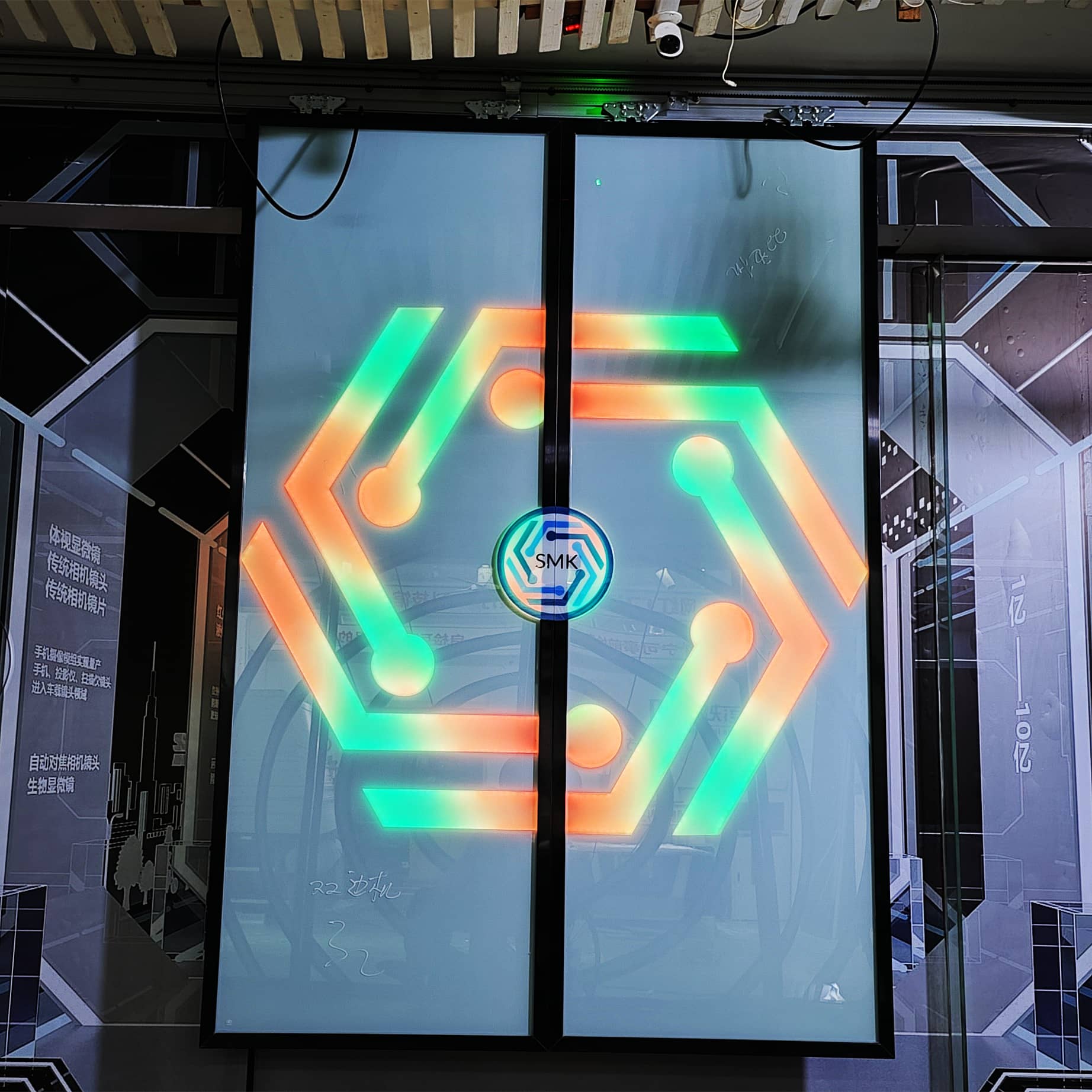 展览馆手掌感应门 网红电动科技门